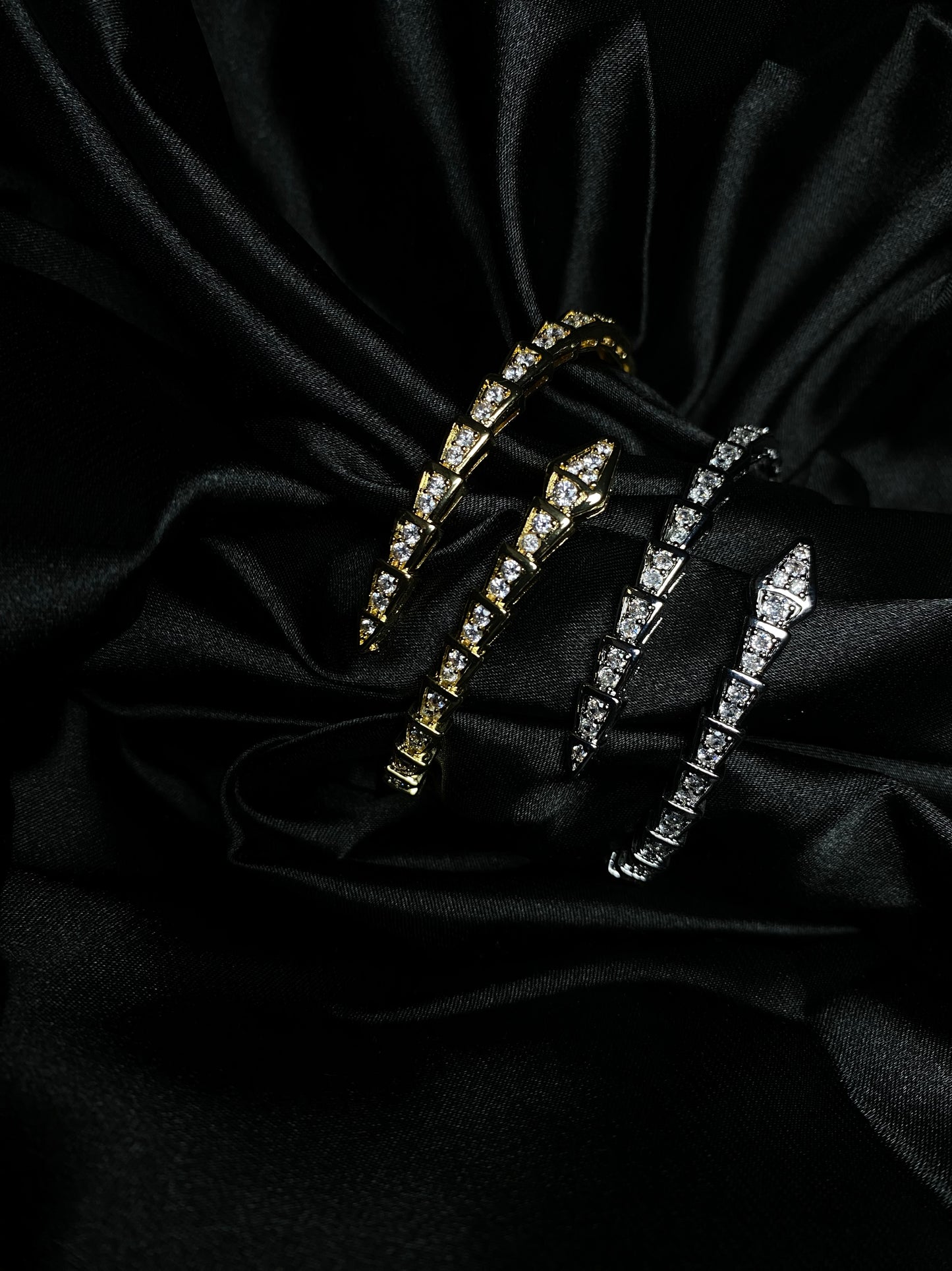 Snake armband