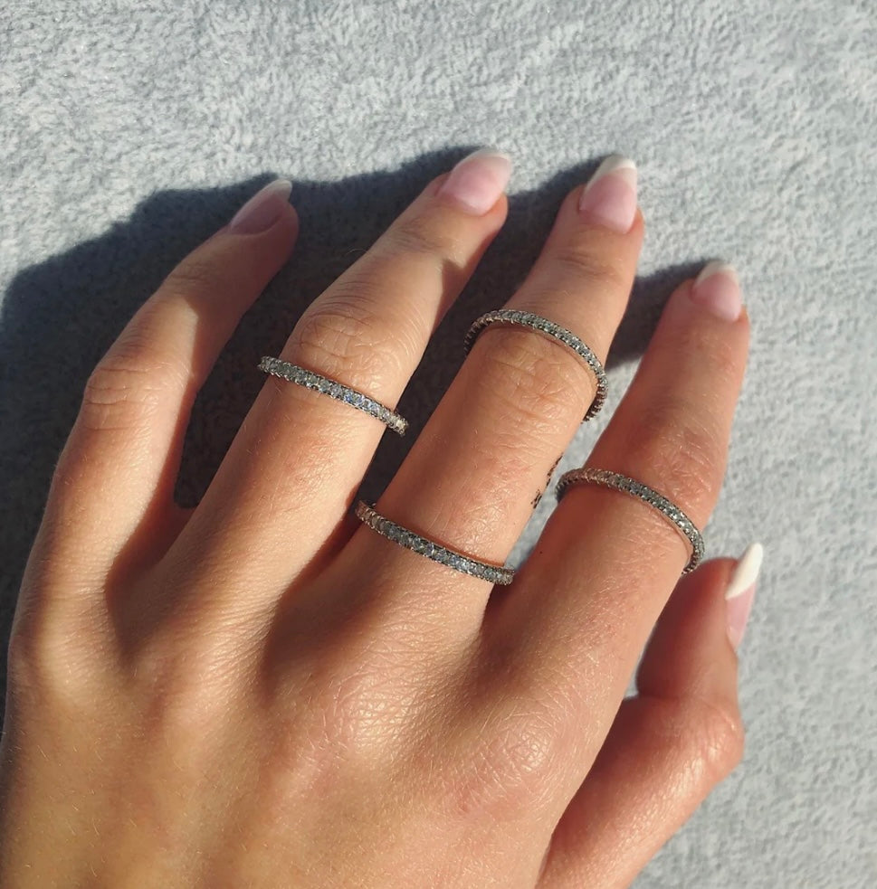 Small sparkle ring