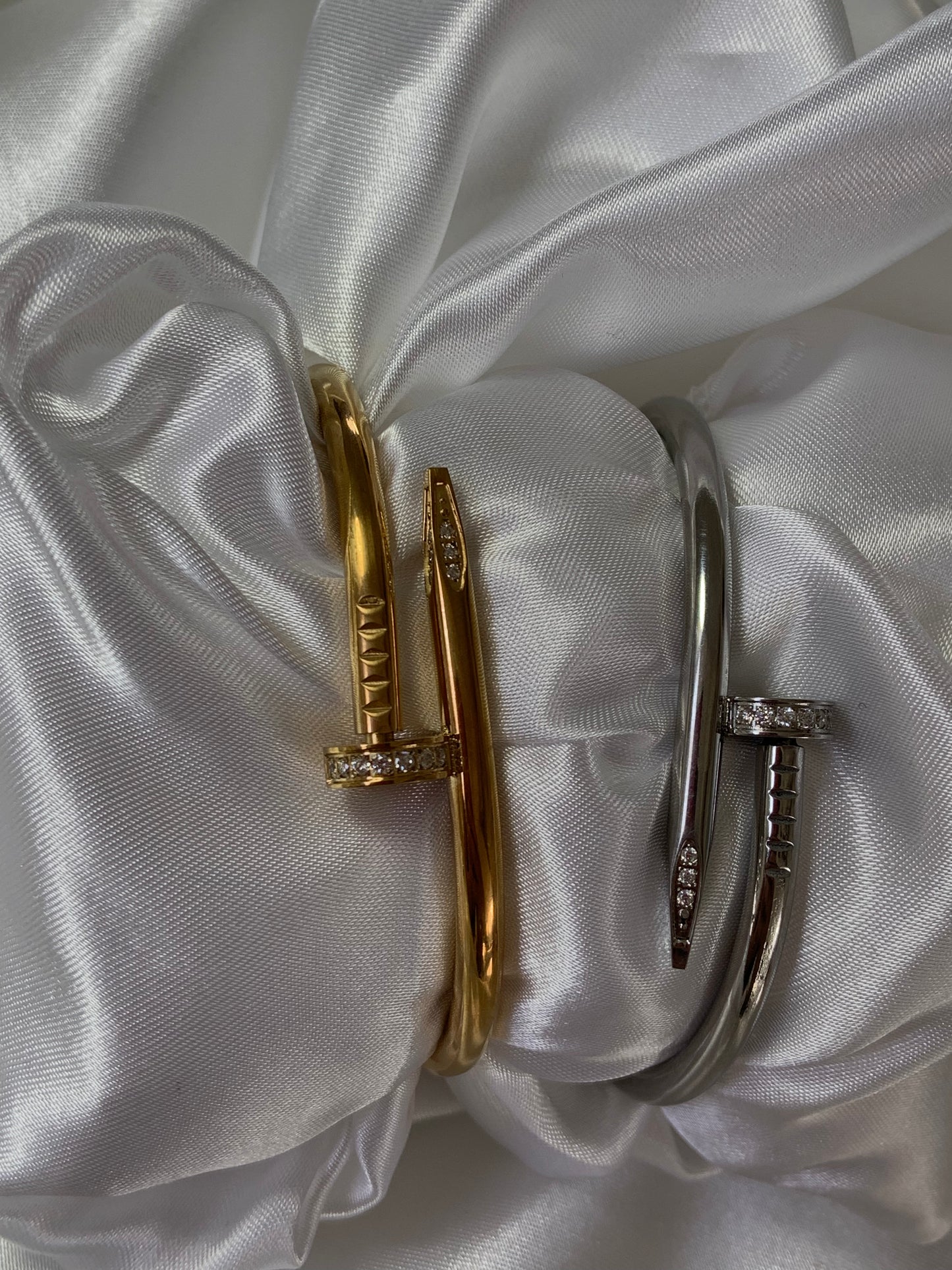 Spike armband