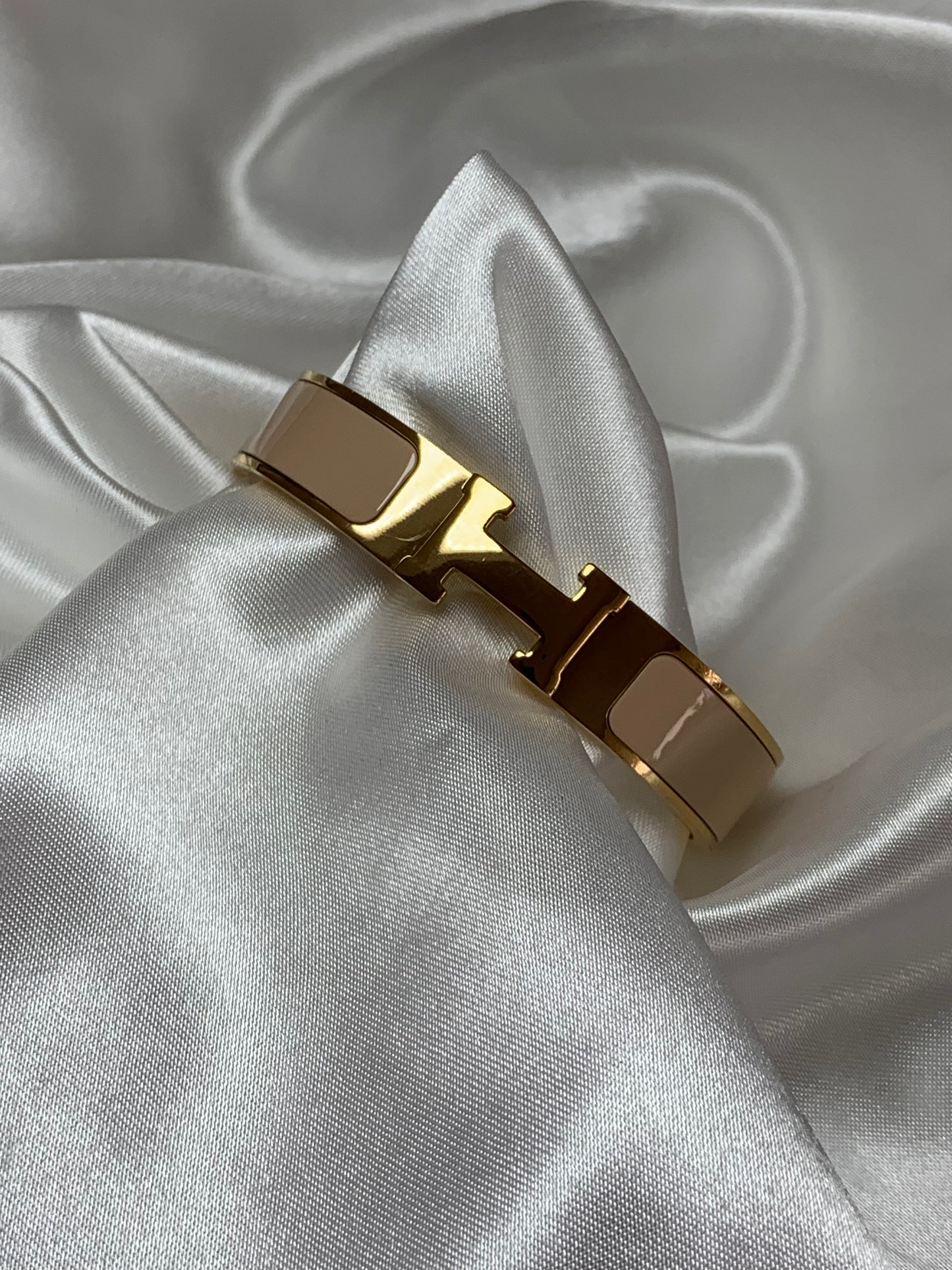 H bracelet beige