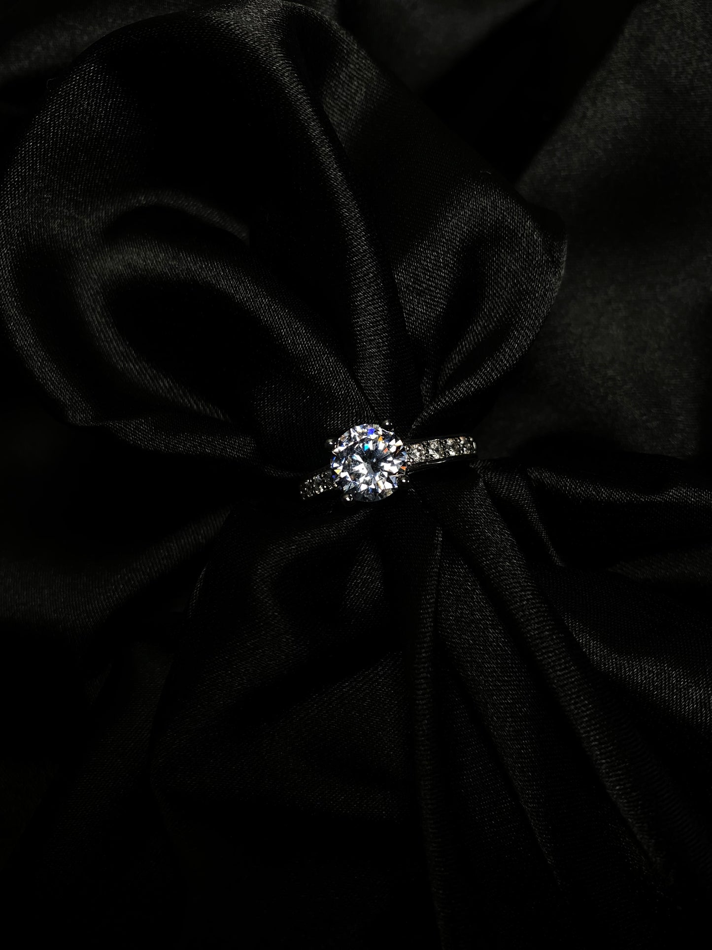Liya ring