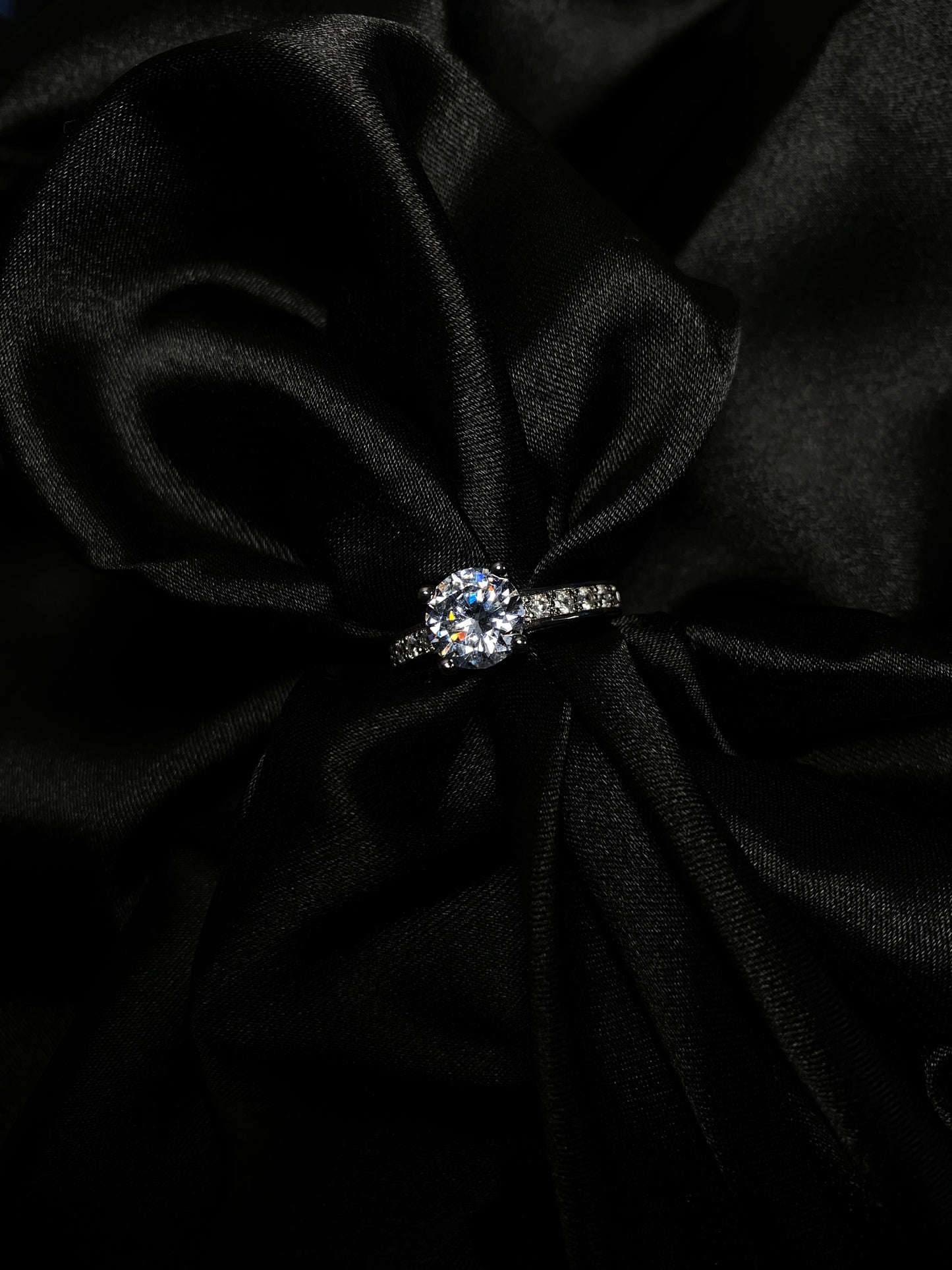 Liya ring
