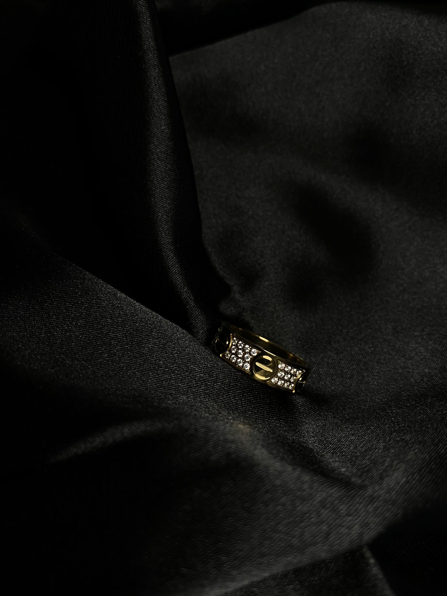 Cases ring goud