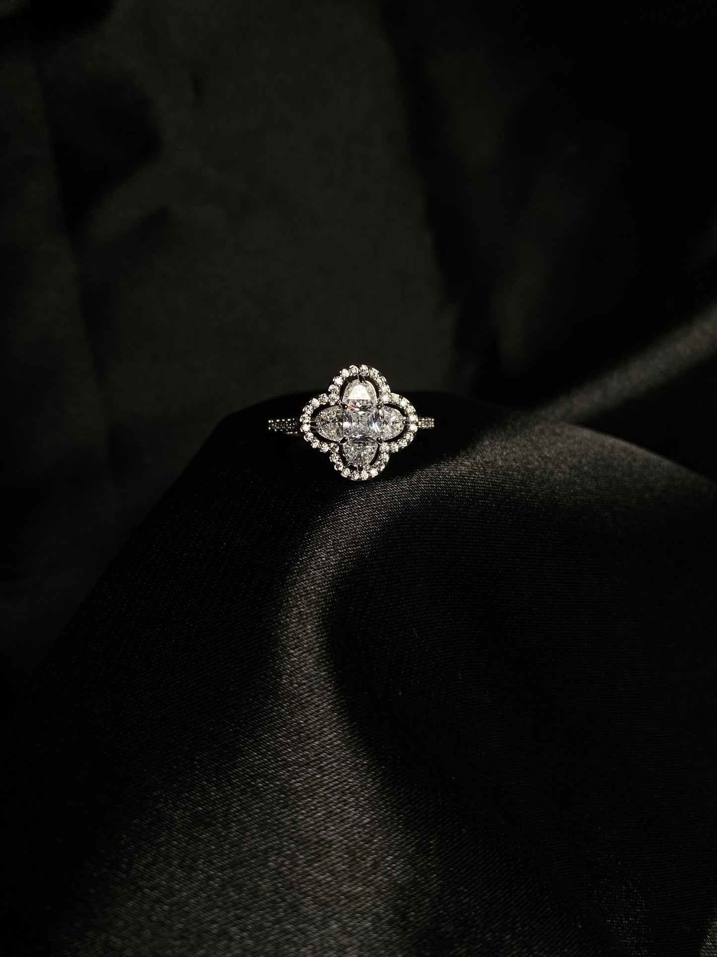Bloom ring