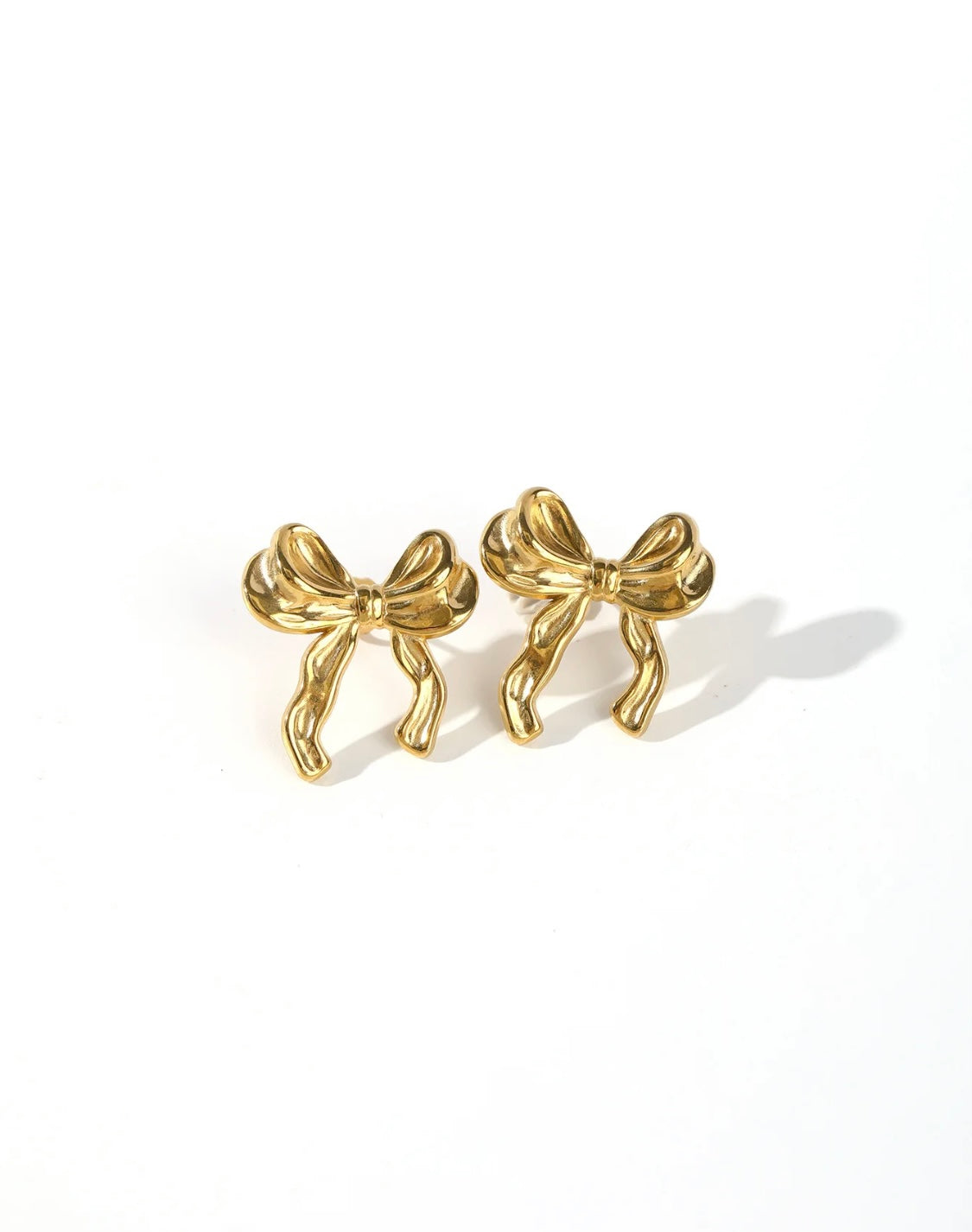 Bow earring