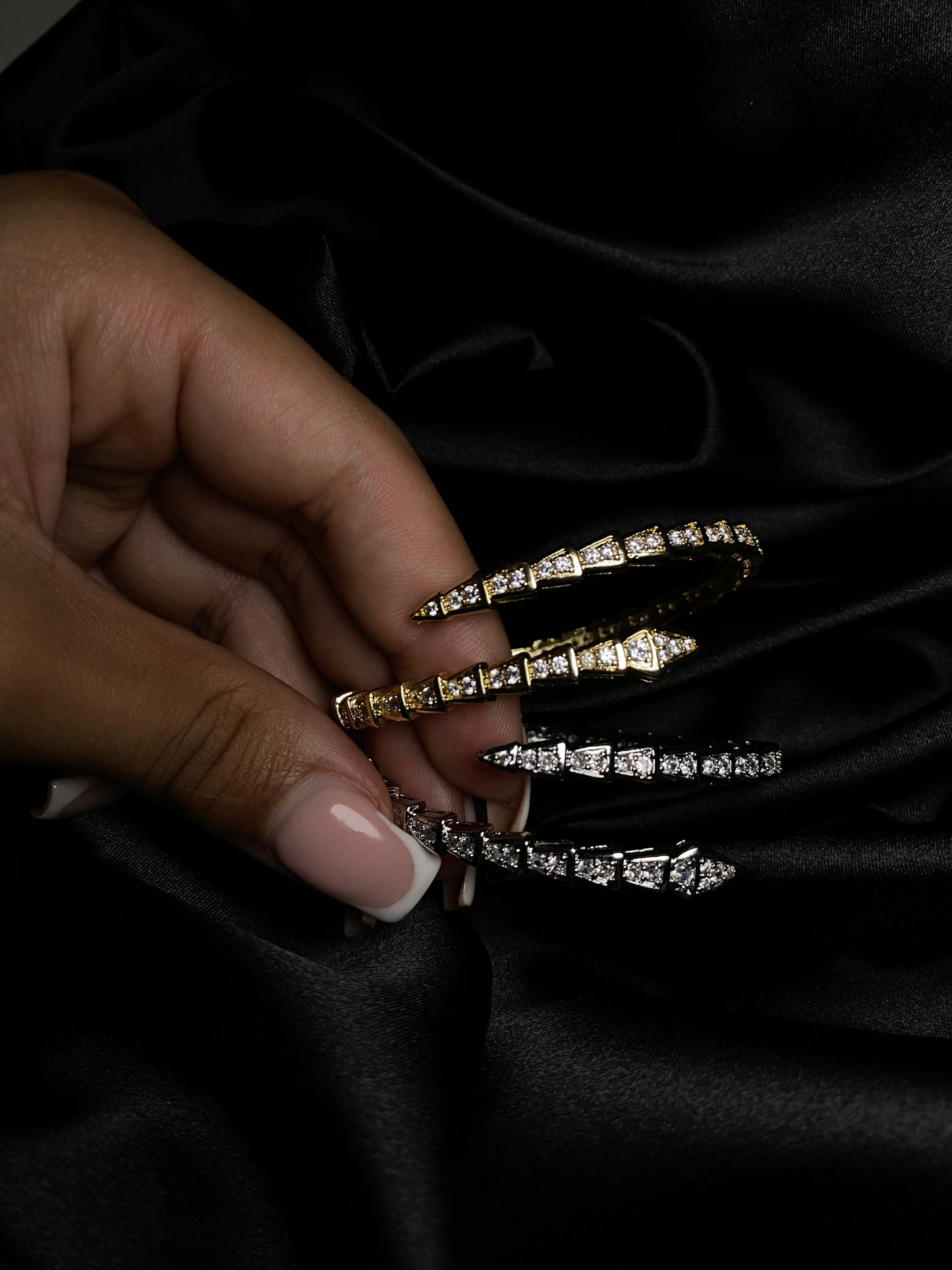 Snake armband